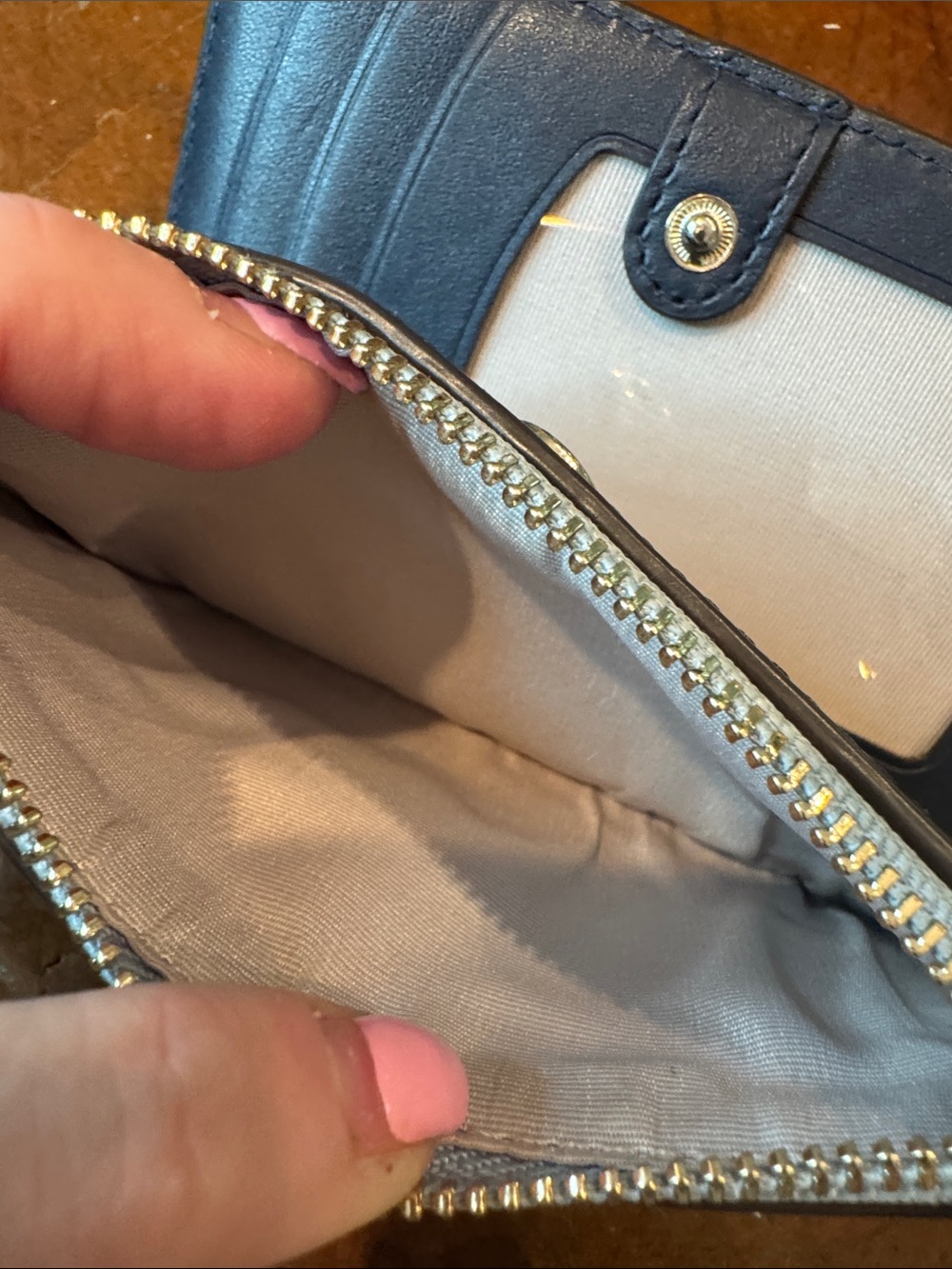 kate spade scallop-trim leather card holder - light blue, cream & black - Picture 7 of 10